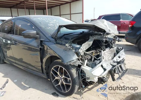 2016 Ford Focus Se z USA, uszkodzony, nr VIN 1FADP3F20GL391138